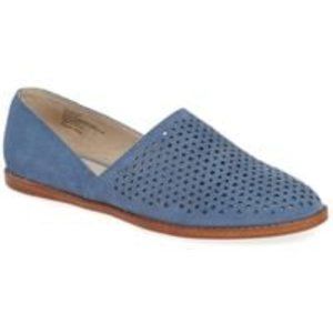Caslon Perforated Adrian Flat Size 10